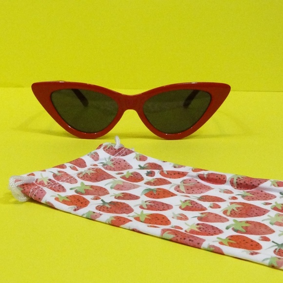Accessories - Slim Cat Eye sunglasses